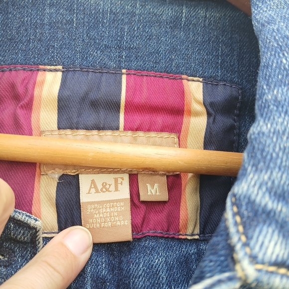 Abercrombie & Fitch Denim Jacket Trucker - Picture 2 of 6
